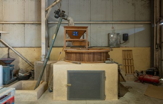 Mill and scale service in the Agricultural Cooperative of Sant Antoni